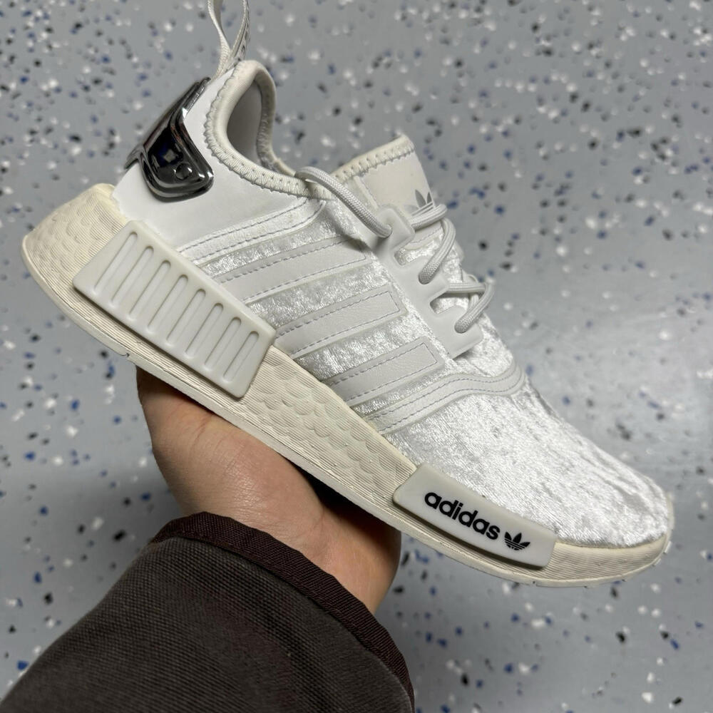 Adidas NMD R1 W Velour Crystal White & Silver Chrome Crushed Velvet Size 7.5